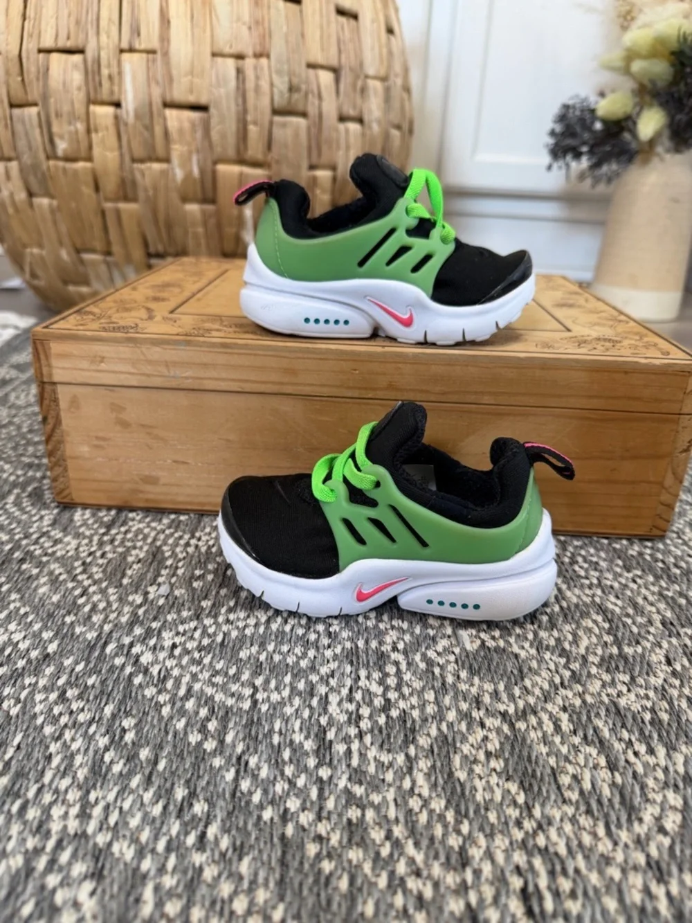 Nike Kids Black & Green Sneakers with Pink Swoosh